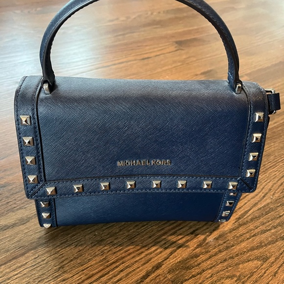 Navy Michael Kors bag. Never worn. - Picture 3 of 4